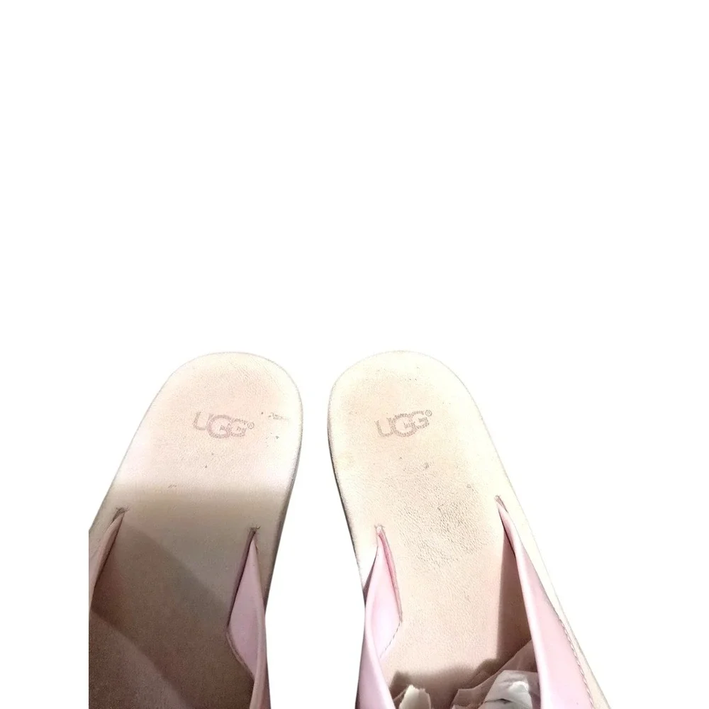 UGG Womens Poppy Flip Flops Sandals Size 9 Flower Pom Pom Pink Thong